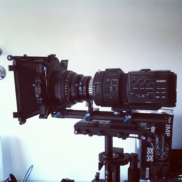 Pushing the Glidecam HD4000 to its limits! Sony FS700, Denz Support and PL-Adapter, Carl Zeiss 15mm.